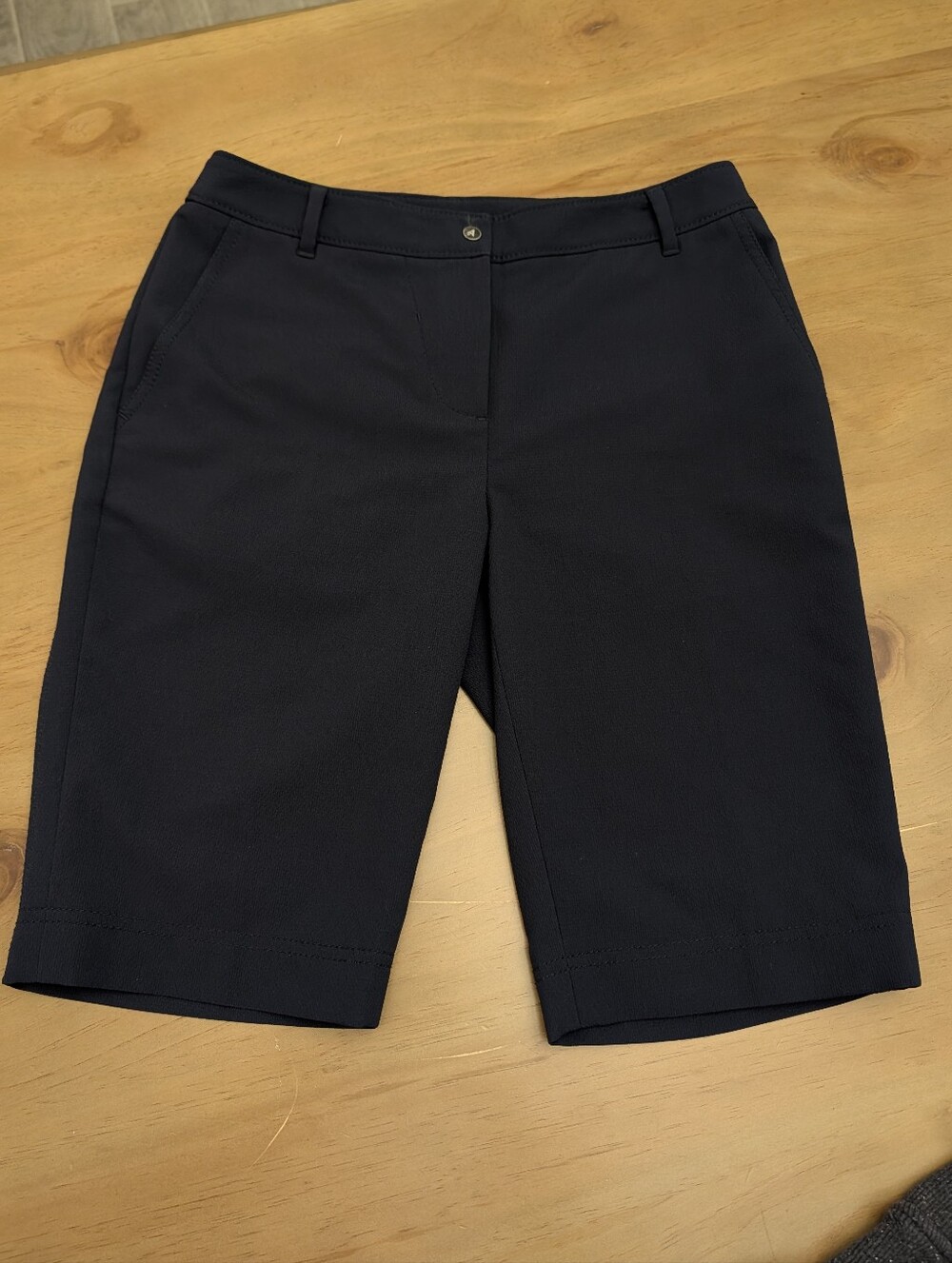 Annika Cutter & Buck Women's Size 2 Navy Short